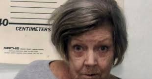 Bắt giữ cụ bà 78 tuổi ba lần cướp ngân hàng