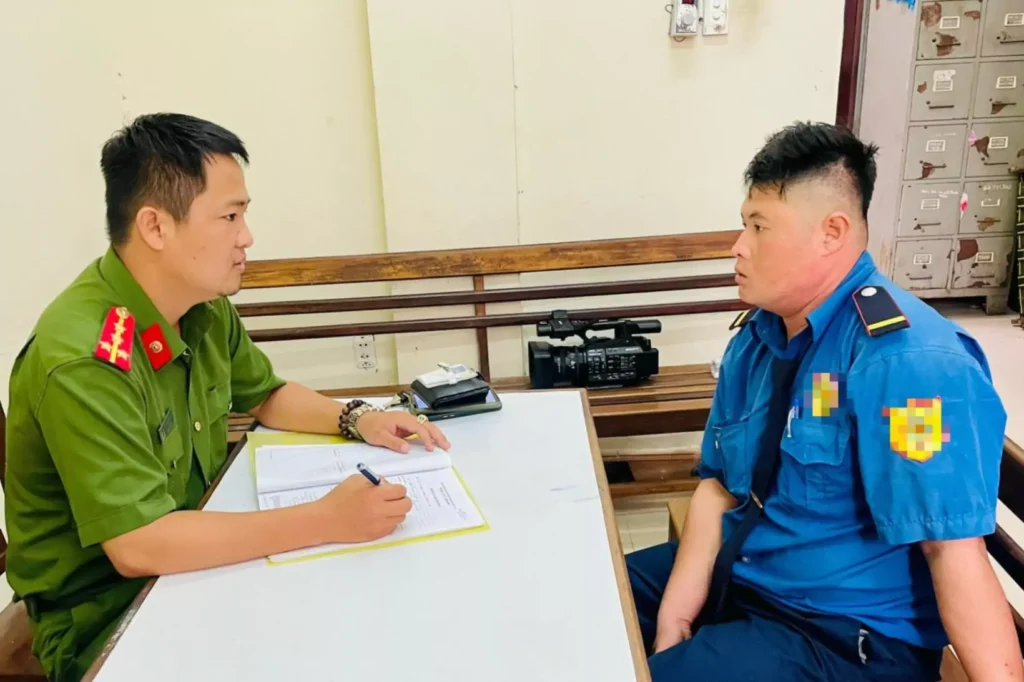 bat-nhan-vien-bao-ve-khong-che-hiep-dam-nguoi-phu-nu-di-duong-68a56a8a428f7